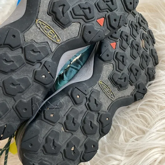 KEEN Venture mid high waterproof hiking boots