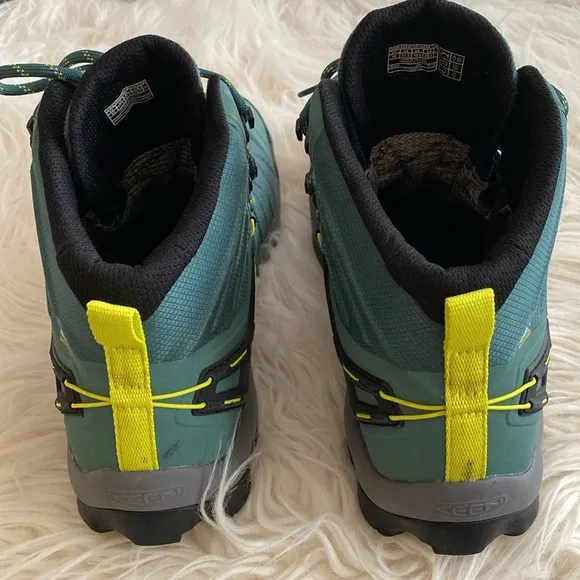KEEN Venture mid high waterproof hiking boots