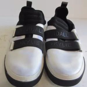 Kendall   Kylie Black/White Gail Sneakers size 8