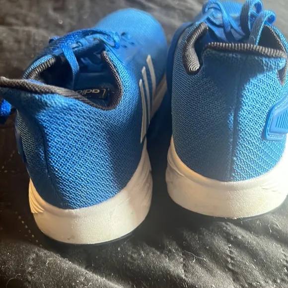 Kids sneakers