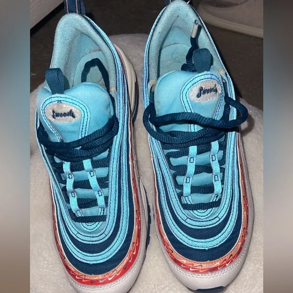 Kids sneakers