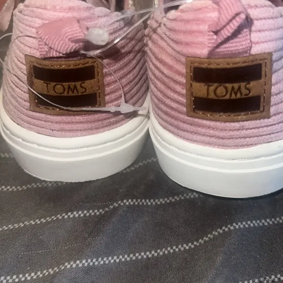 Kids sneakers