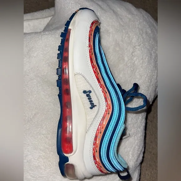 Kids sneakers
