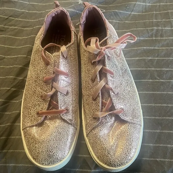 Kids sneakers