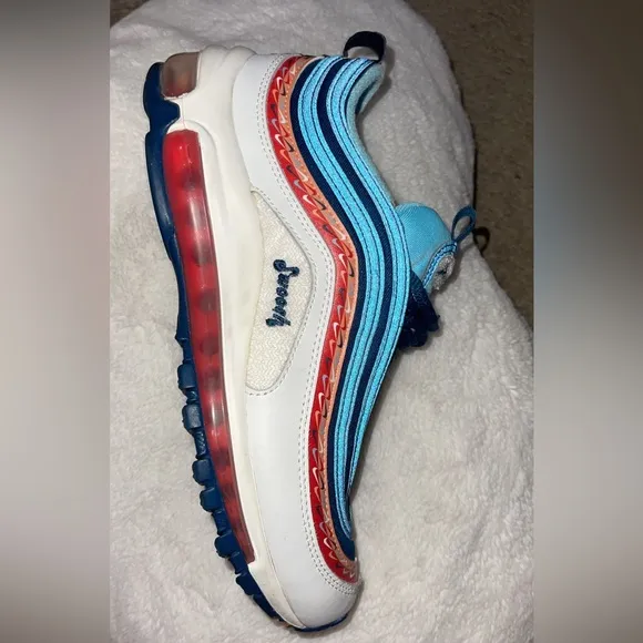 Kids sneakers