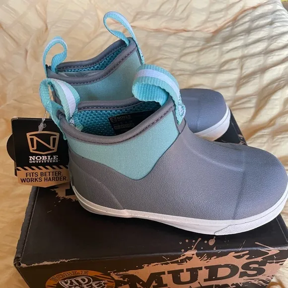 Kids Youth MUDS Skimmer Waterproof Boots! Multiple sizes available NEW! Kid Safe