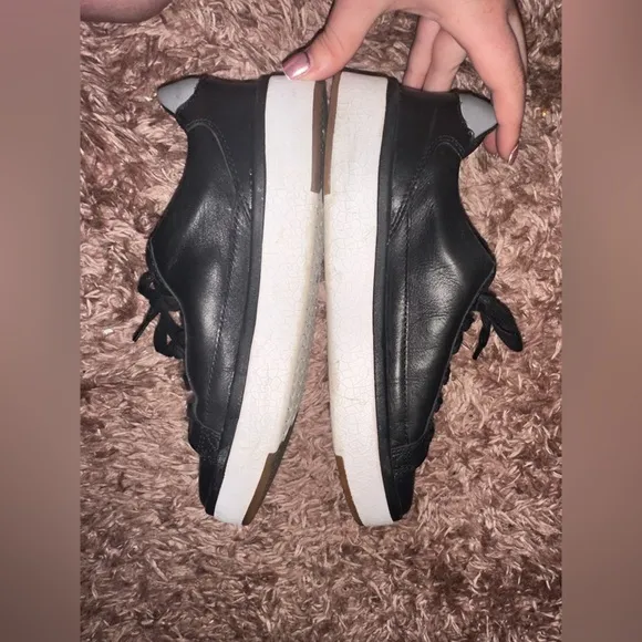 Kizik Black Leather slip on Sneakers M 6 W 7.5 comfort shoe casual athleisure