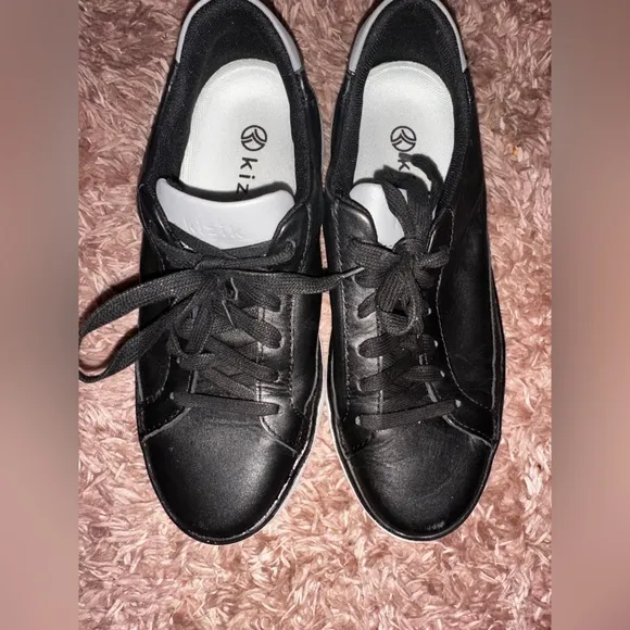 Kizik Black Leather slip on Sneakers M 6 W 7.5 comfort shoe casual athleisure
