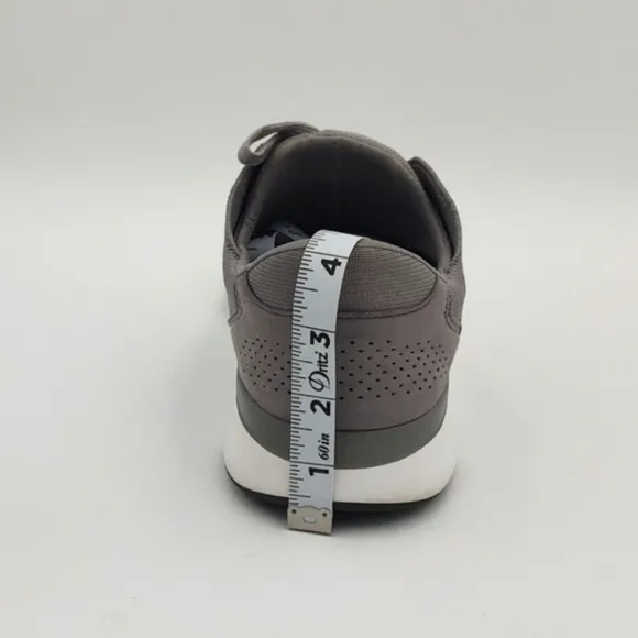 Kizik Lima Slip On Sneakers Mens 10/ Womens 11.5