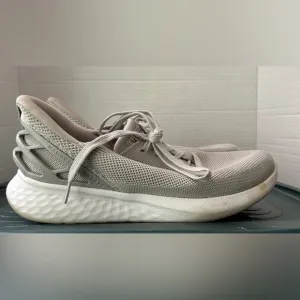 Kizik Slip on Hands Free Grey Sneakers Mens 9.5 Wide Women’s 11 Wide EUC
