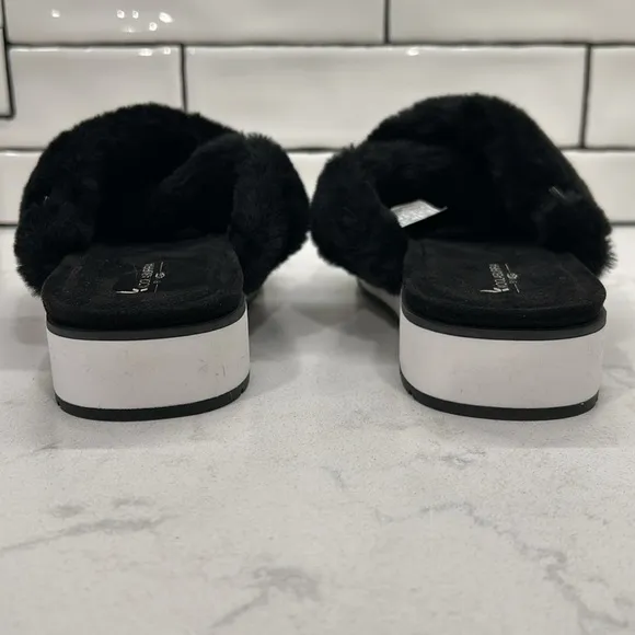 KOOLABURRA By UGG Roubie Fuzz Black Slides Size 8 NEW