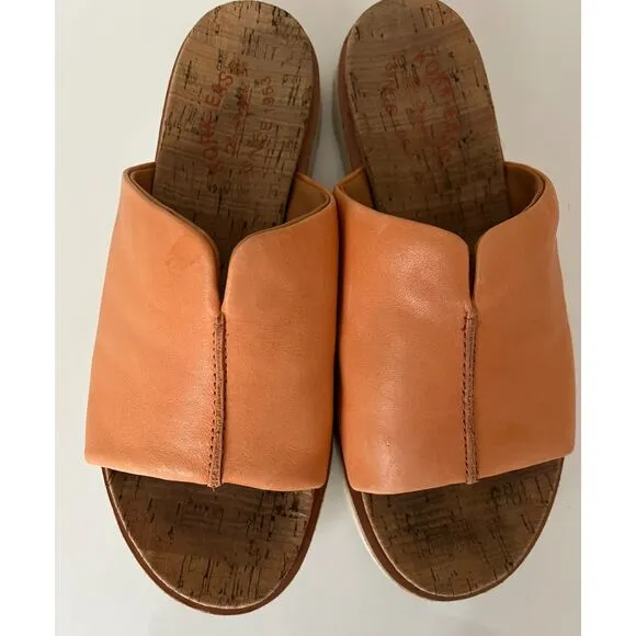 Kork-Ease Leah rust-cayenne colored slide. Size 8.