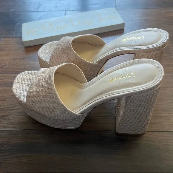Larroude Miso Platform Sandal in Metallic Raffia NWOT