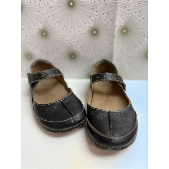 L'Artiste Lazarina Mary Jane flats. Size 38(W).