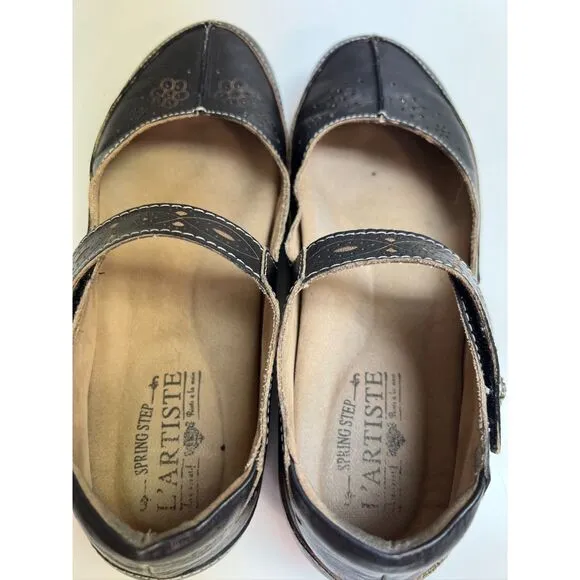 L'Artiste Lazarina Mary Jane flats. Size 38(W).