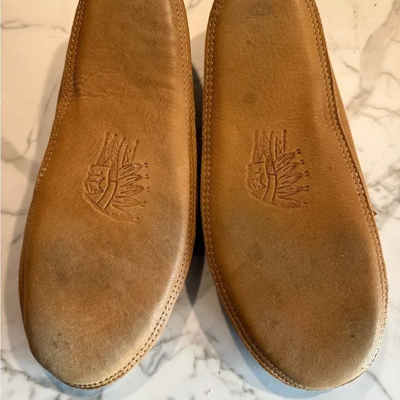 Laurentian Chief Canada men’s leather loafers size 10 in good used condition