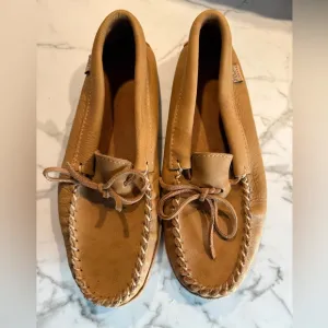 Laurentian Chief Canada men’s leather loafers size 10 in good used condition