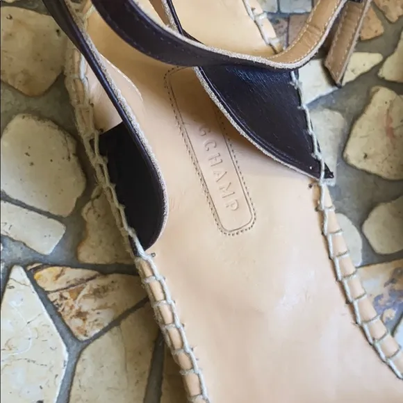 Lend a hand wearing these Longchamp Espadrilles ❤️