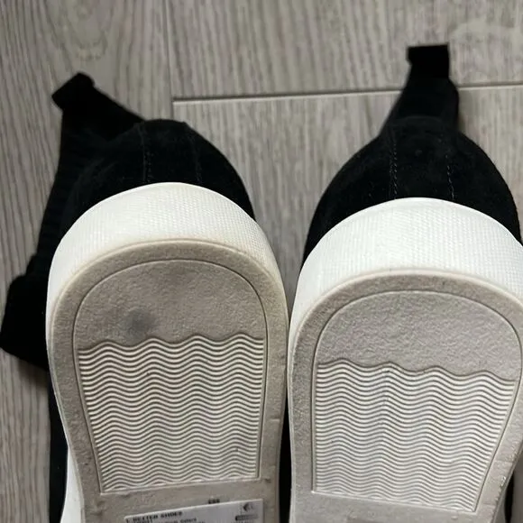 Like New Steve Madden leather suede black slip on booties 7.5