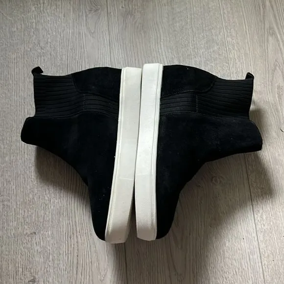 Like New Steve Madden leather suede black slip on booties 7.5