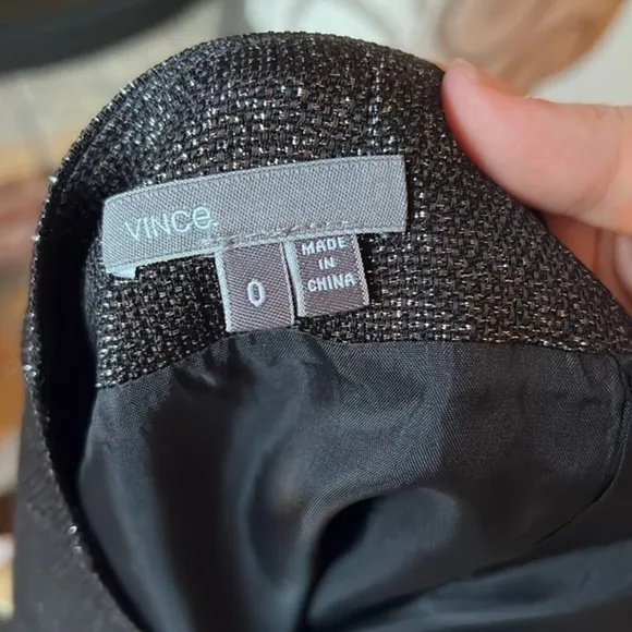 ***LIKE NEW*** VINCE black silver metallic cocktail mini skirt‎