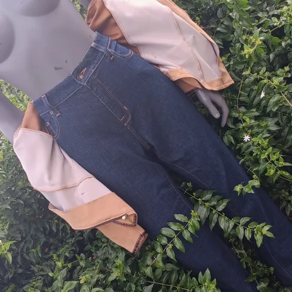 L.L. BEAN LADIES CLASSIC FIT 93% COTTON DENIM BLUE JEANS