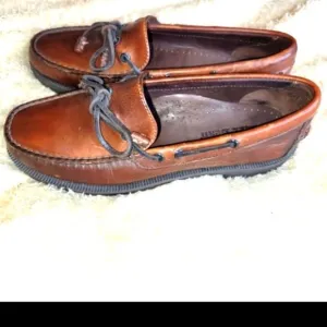 L.L.Bean leather slip on loafers,Women's sz 8.5,Brown.