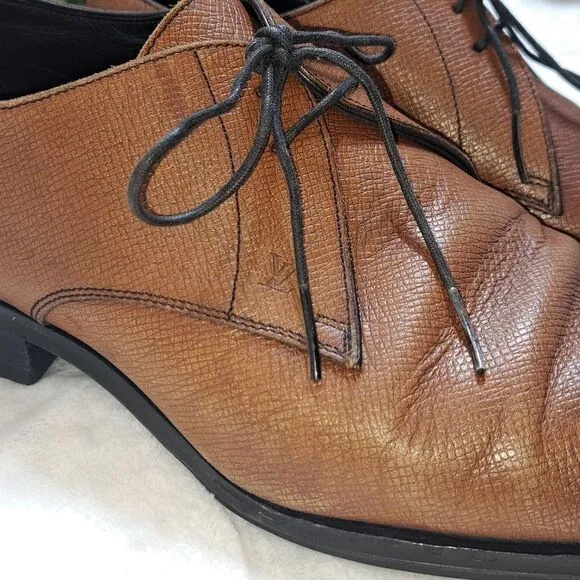 Louis Vuitton Mens Leather Loafers Authentic in EUC