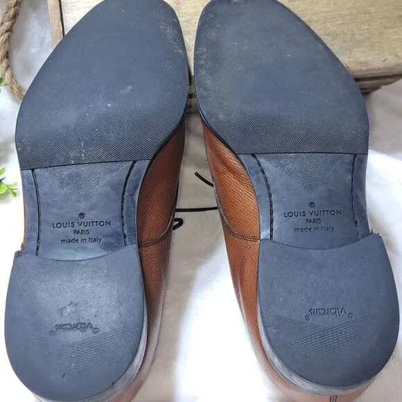 Louis Vuitton Mens Leather Loafers Authentic in EUC