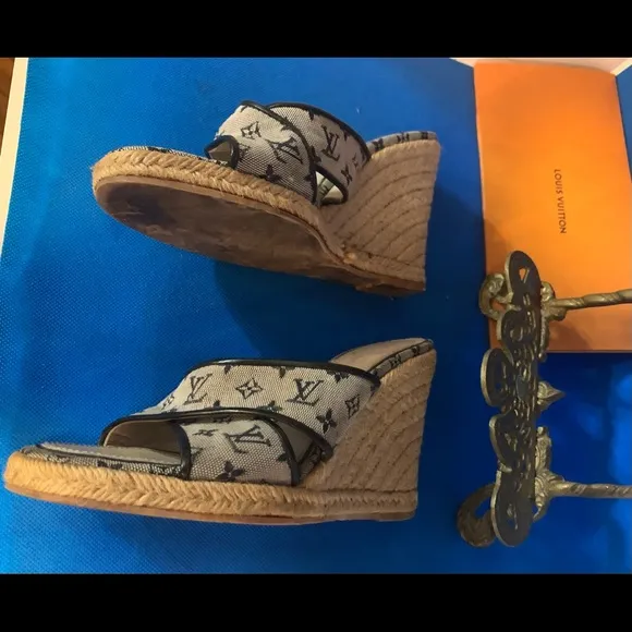 Louis Vuitton mini monogram espadrille wedges LV Toe Mule Ibiza  Date co…