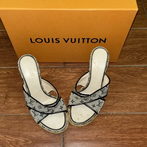 Louis Vuitton mini monogram espadrille wedges LV Toe Mule Ibiza  Date co…