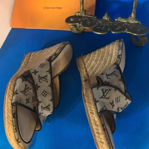Louis Vuitton mini monogram espadrille wedges LV Toe Mule Ibiza  Date co…