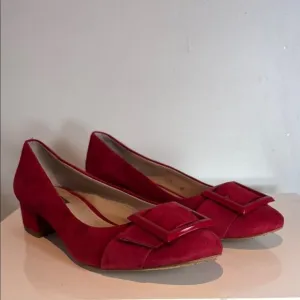 Louise et Cie Red Suede Brianna buckle pumps size 8.5