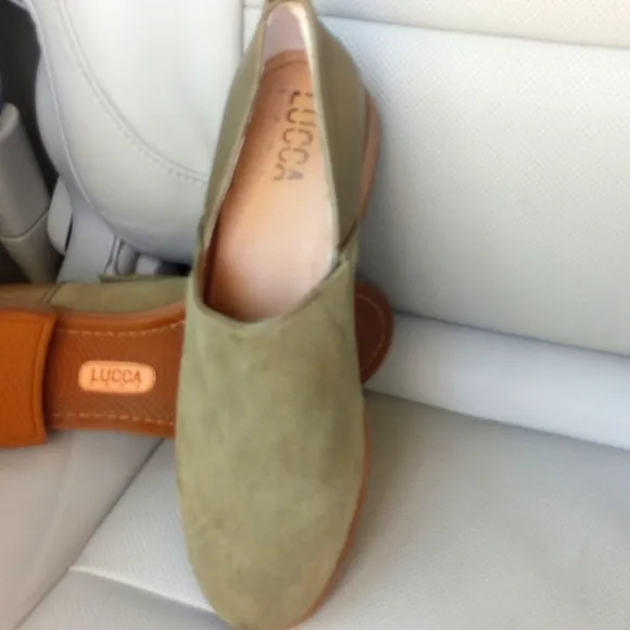 Lucca Lane Olive Green leather &amp; suede Tabby loafers size: 7M
