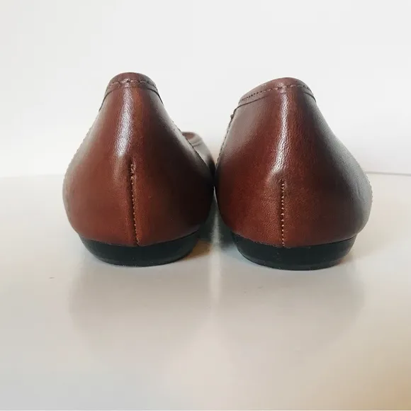 Lucciano Women’s 6 Brown Leather Pointed Toe Flats Slip On Shoes Made In Brazil.