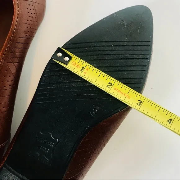 Lucciano Women’s 6 Brown Leather Pointed Toe Flats Slip On Shoes Made In Brazil.
