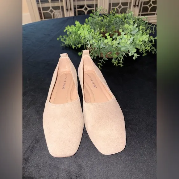 Lucky Brand Beige Suede Flats 8.5 NWOB
