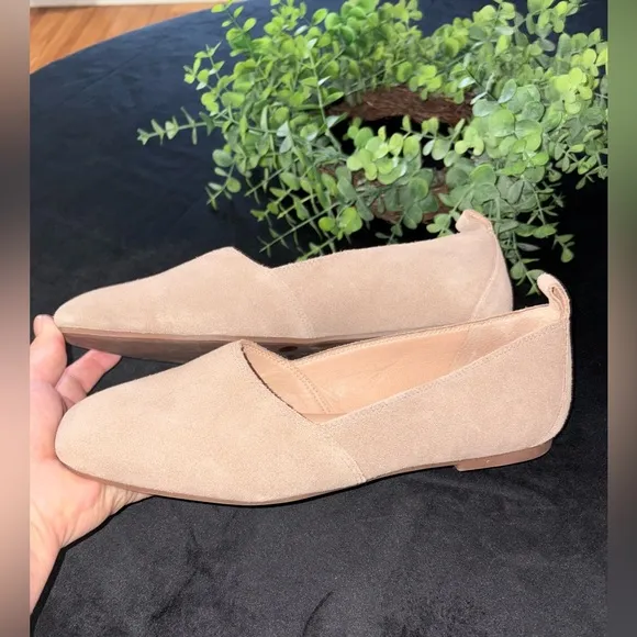 Lucky Brand Beige Suede Flats 8.5 NWOB