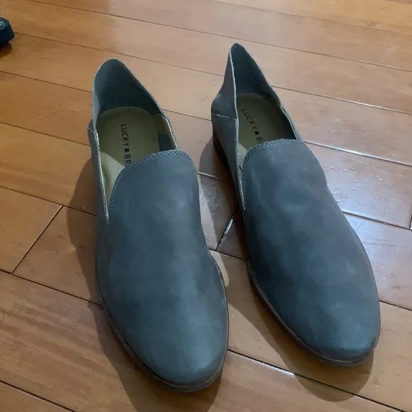Lucky brand slip on loafers size 8.5 in new condition