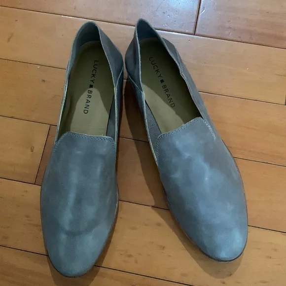 Lucky brand slip on loafers size 8.5 in new condition
