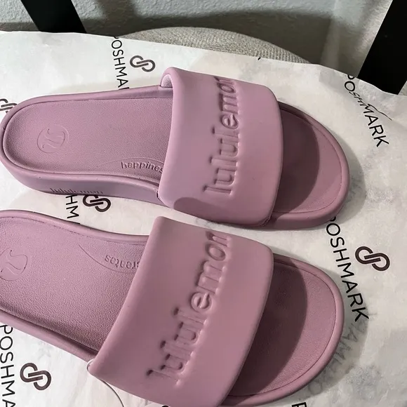 Lululemon NIB AUTHENTIC Women’s Rose Blush Restfeel Graphic Sandals