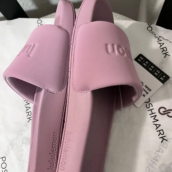 Lululemon NIB AUTHENTIC Women’s Rose Blush Restfeel Graphic Sandals