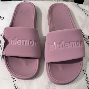 Lululemon NIB AUTHENTIC Women’s Rose Blush Restfeel Graphic Sandals