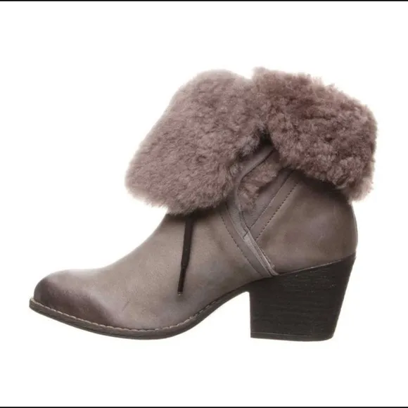 Luxe de Leon Templest  Fur Distressed Leather Ankle Boots Size 9.5 NWT