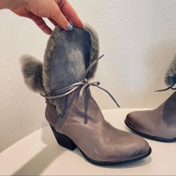 Luxe de Leon Templest  Fur Distressed Leather Ankle Boots Size 9.5 NWT