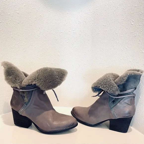 Luxe de Leon Templest  Fur Distressed Leather Ankle Boots Size 9.5 NWT