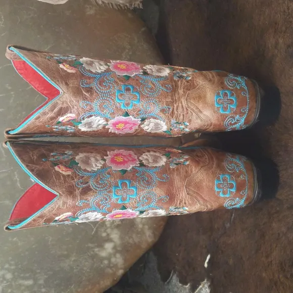 MACIE BEAN Rose Garden distressed leather floral embroidered cowgirl bootd sz9.5