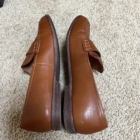 Madewell SZ 7, brown leather loafers .