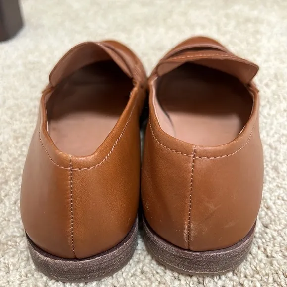 Madewell SZ 7, brown leather loafers .