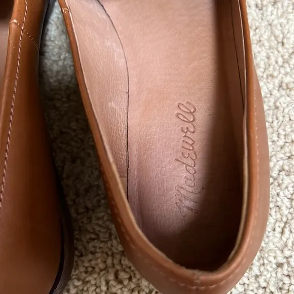 Madewell SZ 7, brown leather loafers .